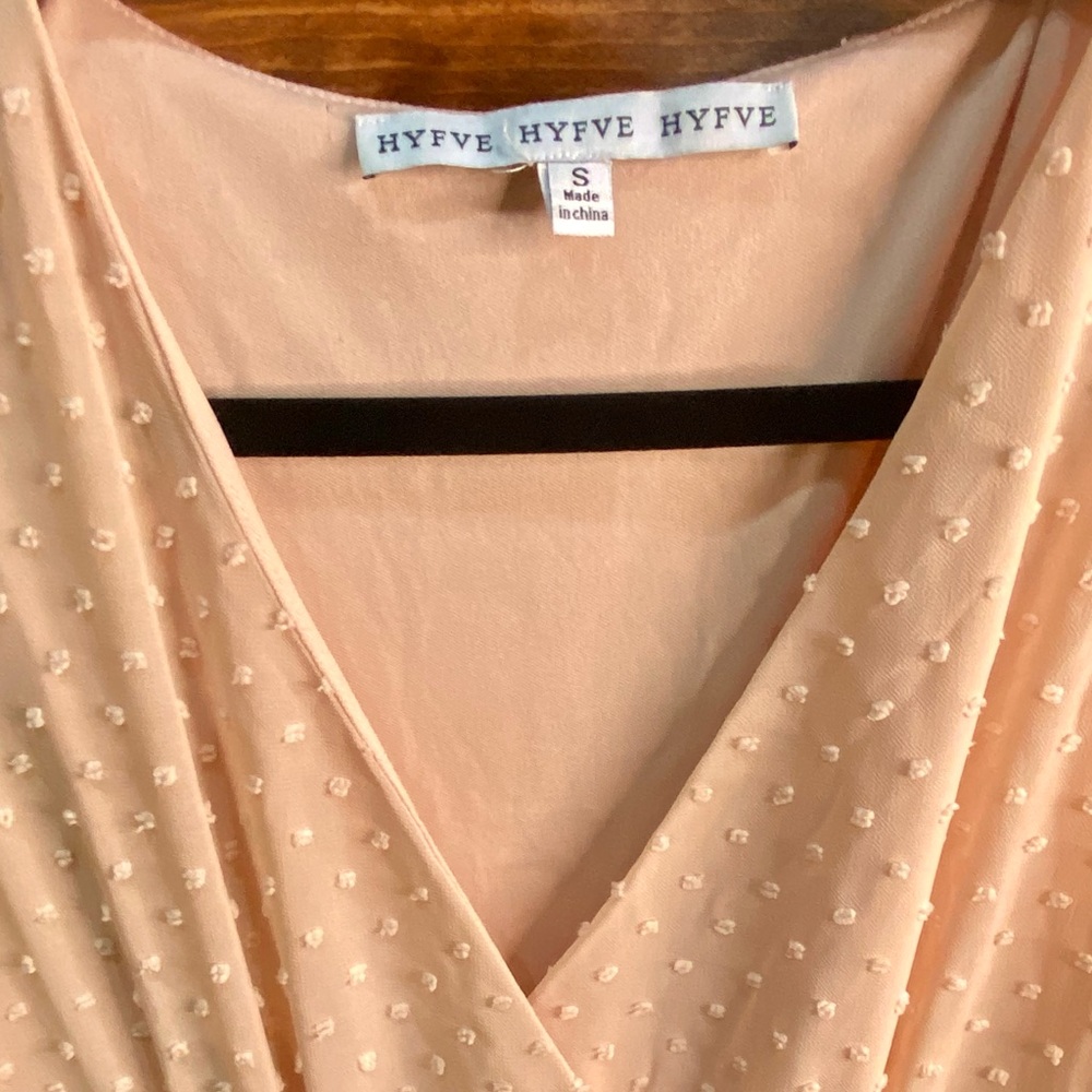 Hyfve Swiss Dot Wrap Dress Blush Peach Pink Ruffle Midi Sleeveless Size Small 💕 - Picture 2 of 6